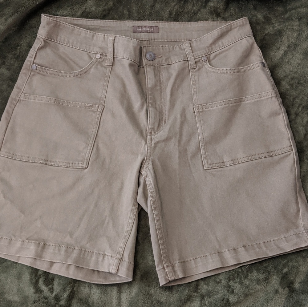 Bit & Bridle utility shorts